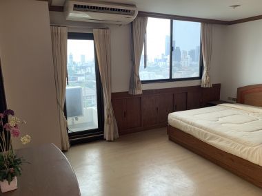 For Sale ! at Supalai Place Sukhumvit 39  7,200,000 THB/ Month/All Include 2 Bedroom 2 Bathroom 120 Sqm. BTS Phrom Phong  code 3081