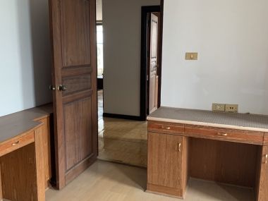 For Sale ! at Supalai Place Sukhumvit 39  7,200,000 THB/ Month/All Include 2 Bedroom 2 Bathroom 120 Sqm. BTS Phrom Phong  code 3081