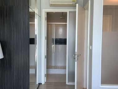 ** ขายพร้อมผู้เช่า! ** The Room Sukhumvit 62 ในราคาเพียง 4,950,000บาท ค่าโอนคนละครึ่ง 1 ห้องนอน 1 ห้องน้ำ 45ตรม. ใกล้ BTS ปุณณวิถี เฟอร์นิเจอร์ครบพร้อมเข้าอยู่ (ราคาต่อรองได้) PROP000315