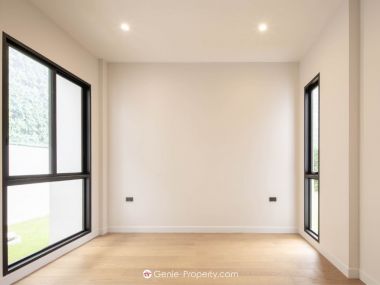 Hot Deal! CINQ ROYAL Krungthep Kreetha, Super Luxury single house, size 120 sq wa. 705 sq m., price only 72,000,000, half transfer fee