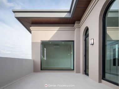 Hot Deal! CINQ ROYAL Krungthep Kreetha, Super Luxury single house, size 120 sq wa. 705 sq m., price only 72,000,000, half transfer fee