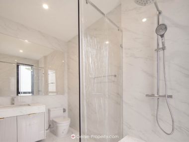 Hot Deal! CINQ ROYAL Krungthep Kreetha, Super Luxury single house, size 120 sq wa. 705 sq m., price only 72,000,000, half transfer fee