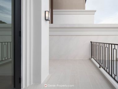 Hot Deal! CINQ ROYAL Krungthep Kreetha, Super Luxury single house, size 120 sq wa. 705 sq m., price only 72,000,000, half transfer fee