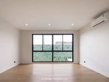 Hot Deal! CINQ ROYAL Krungthep Kreetha, Super Luxury single house, size 120 sq wa. 705 sq m., price only 72,000,000, half transfer fee