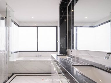 Hot Deal! CINQ ROYAL Krungthep Kreetha, Super Luxury single house, size 120 sq wa. 705 sq m., price only 72,000,000, half transfer fee