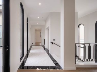 Hot Deal! CINQ ROYAL Krungthep Kreetha, Super Luxury single house, size 120 sq wa. 705 sq m., price only 72,000,000, half transfer fee