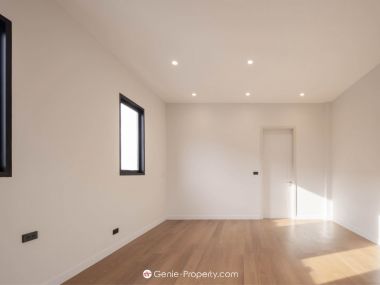 Hot Deal! CINQ ROYAL Krungthep Kreetha, Super Luxury single house, size 120 sq wa. 705 sq m., price only 72,000,000, half transfer fee