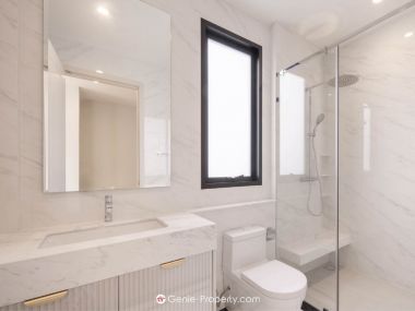 Hot Deal! CINQ ROYAL Krungthep Kreetha, Super Luxury single house, size 120 sq wa. 705 sq m., price only 72,000,000, half transfer fee