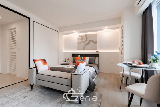#Huai Wang || ✨Large 37.23 sq.m. unit || 🚝 500m to Airport Link Ramkhamhaeng || 🛍️ 5 minutes to Central Rama 9 || Installment payments only 6,xxx baht || 🛵 Motorcycle taxi stand in front of the alley || 😋 Surrounded by shops and restaurants Code 3319