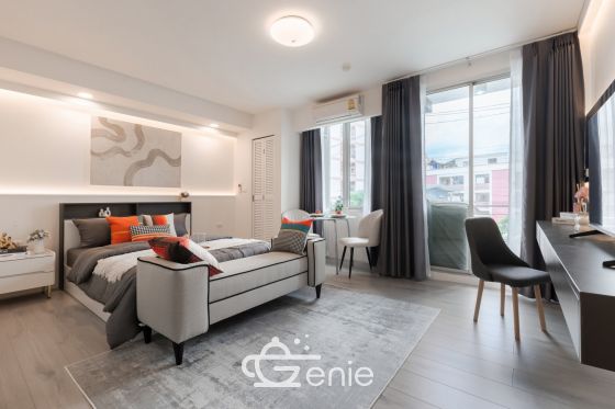 #Huai Wang || ✨Large 37.23 sq.m. unit || 🚝 500m to Airport Link Ramkhamhaeng || 🛍️ 5 minutes to Central Rama 9 || Installment payments only 6,xxx baht || 🛵 Motorcycle taxi stand in front of the alley || 😋 Surrounded by shops and restaurants Code 3319