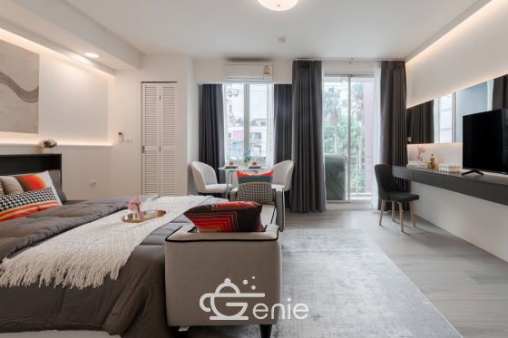 #Huai Wang || ✨Large 37.23 sq.m. unit || 🚝 500m to Airport Link Ramkhamhaeng || 🛍️ 5 minutes to Central Rama 9 || Installment payments only 6,xxx baht || 🛵 Motorcycle taxi stand in front of the alley || 😋 Surrounded by shops and restaurants Code 3319