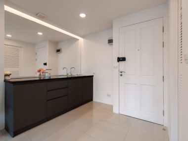 #Huai Wang || ✨Large 37.23 sq.m. unit || 🚝 500m to Airport Link Ramkhamhaeng || 🛍️ 5 minutes to Central Rama 9 || Installment payments only 6,xxx baht || 🛵 Motorcycle taxi stand in front of the alley || 😋 Surrounded by shops and restaurants Code 3319