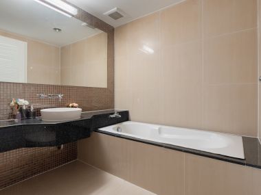 #Huai Wang || ✨Large 37.23 sq.m. unit || 🚝 500m to Airport Link Ramkhamhaeng || 🛍️ 5 minutes to Central Rama 9 || Installment payments only 6,xxx baht || 🛵 Motorcycle taxi stand in front of the alley || 😋 Surrounded by shops and restaurants Code 3319