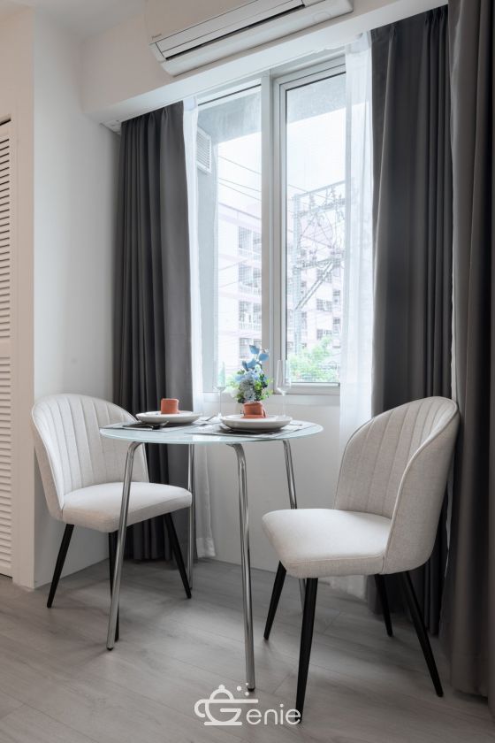 #Huai Wang || ✨Large 37.23 sq.m. unit || 🚝 500m to Airport Link Ramkhamhaeng || 🛍️ 5 minutes to Central Rama 9 || Installment payments only 6,xxx baht || 🛵 Motorcycle taxi stand in front of the alley || 😋 Surrounded by shops and restaurants Code 3319