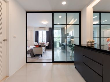 #Huai Wang || ✨Large 37.23 sq.m. unit || 🚝 500m to Airport Link Ramkhamhaeng || 🛍️ 5 minutes to Central Rama 9 || Installment payments only 6,xxx baht || 🛵 Motorcycle taxi stand in front of the alley || 😋 Surrounded by shops and restaurants Code 3319