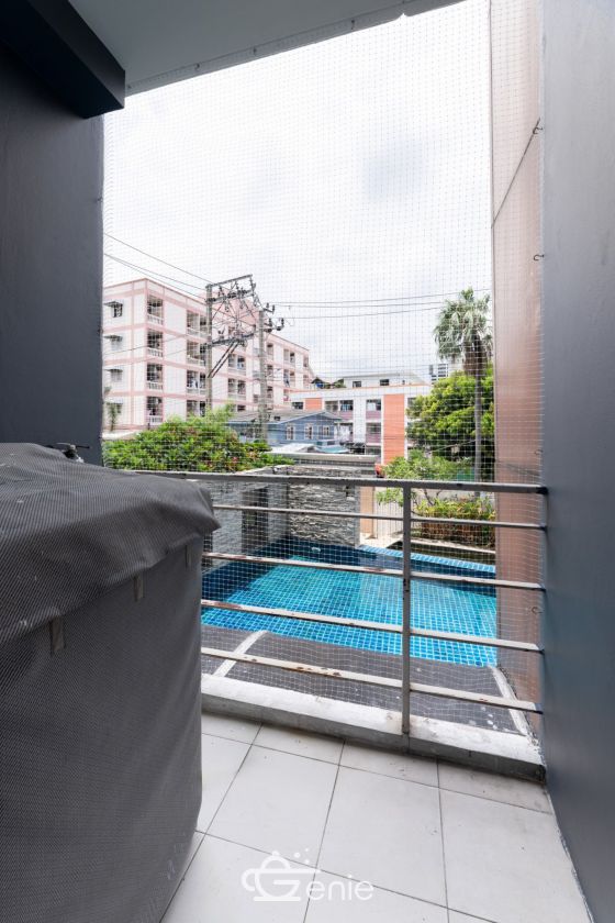 #Huai Wang || ✨Large 37.23 sq.m. unit || 🚝 500m to Airport Link Ramkhamhaeng || 🛍️ 5 minutes to Central Rama 9 || Installment payments only 6,xxx baht || 🛵 Motorcycle taxi stand in front of the alley || 😋 Surrounded by shops and restaurants Code 3319