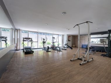 #Huai Wang || ✨Large 37.23 sq.m. unit || 🚝 500m to Airport Link Ramkhamhaeng || 🛍️ 5 minutes to Central Rama 9 || Installment payments only 6,xxx baht || 🛵 Motorcycle taxi stand in front of the alley || 😋 Surrounded by shops and restaurants Code 3319