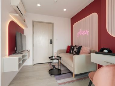 Newly decorated condo, Chic-Chic📷 || Next to Kasetsart University fence || 📷Easy installments 8,XXX baht || Near Central Ladprao ||📷BTS Bang Bua || Interior designers were inspired to decorate this room. From the artists of the band Blackpink📷 which combines brightness and strength But it still conceals the perfect elegance.  Code 3329