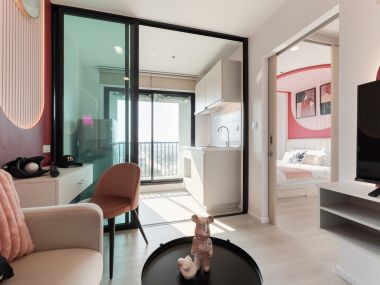 Newly decorated condo, Chic-Chic📷 || Next to Kasetsart University fence || 📷Easy installments 8,XXX baht || Near Central Ladprao ||📷BTS Bang Bua || Interior designers were inspired to decorate this room. From the artists of the band Blackpink📷 which combines brightness and strength But it still conceals the perfect elegance.  Code 3329