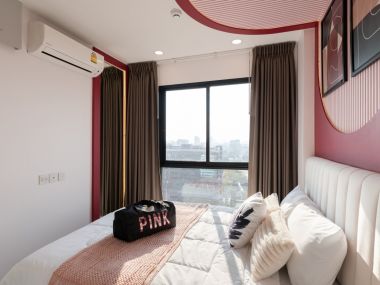 Newly decorated condo, Chic-Chic📷 || Next to Kasetsart University fence || 📷Easy installments 8,XXX baht || Near Central Ladprao ||📷BTS Bang Bua || Interior designers were inspired to decorate this room. From the artists of the band Blackpink📷 which combines brightness and strength But it still conceals the perfect elegance.  Code 3329