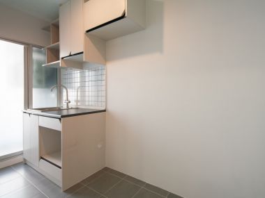 🚈 5 นาที 𝐁𝐓𝐒 แบริ่ง | ผ่อนเพียง 6,xxx บาท | คอนโดแต่งใหม่ ห้องตรงปกไม่จกตา | ใกล้ห้างสรรพสินค้ามากมาย | ครัวมีประตูปิด ทำอาหารได้สบาย ใกล้ตลาดของกินเพี๊ยบ | ได้รับแรงบันดาลใจจากช็อปแบรนด์ Loewe!! รหัส 3330