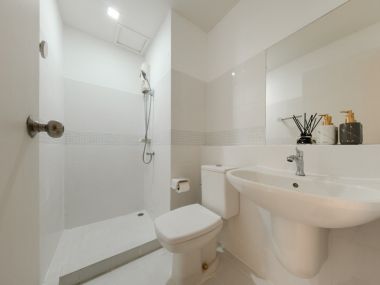 คอนโดแต่งใหม่ 🌟 ใหญ่ 33 ตรม. || ผ่อนเพียง 8,xxx บาท || ✅190 ม. BTS วงเวียนใหญ่ || ใกล้ห้าง Icon Siam ||  ได้รับแรงบันดาลใจโทนขาว-ดำ จากแบรนด์ Chanel และแฝงความโมเดิร์นเติมสีสันให้ทุกๆวันไม่จำเจ🎈 รหัส 3403