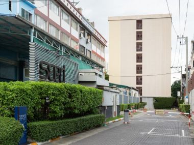 คอนโดแต่งใหม่ 🌟 ใหญ่ 33 ตรม. || ผ่อนเพียง 8,xxx บาท || ✅190 ม. BTS วงเวียนใหญ่ || ใกล้ห้าง Icon Siam ||  ได้รับแรงบันดาลใจโทนขาว-ดำ จากแบรนด์ Chanel และแฝงความโมเดิร์นเติมสีสันให้ทุกๆวันไม่จำเจ🎈 รหัส 3403