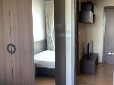 ** sale/rent! ** For sale 3,000,000TB and For rent 12,000THB/month at The Base Sukhumvit 77 1 Bedroom 1 Bathroom Fully furnished (can negotiate) PROP000342