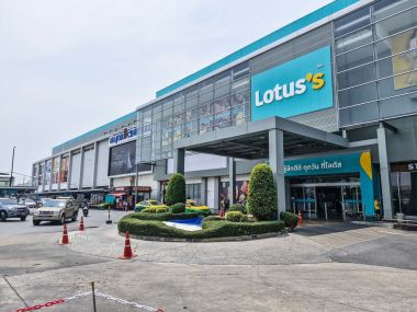 #โซนเทพารักษ์ ติดโลตัสศรีนครินทร์ 🤩 ห้องใหญ่ 53 ตรม.  ผ่อน 7,xxx  เท่านั้น. 5 นาทีถึง MRT ศรีเทพา 🚝 รหัส 3491