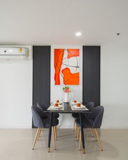 #Ratchada || Large condo! 77 sq.m. || 🛍 10 mins Central Ladprao || 🚝 5 mins MRT Ladprao || Installment only 9,xxx baht || 😋Abundant with shops and restaurants Code 3512
