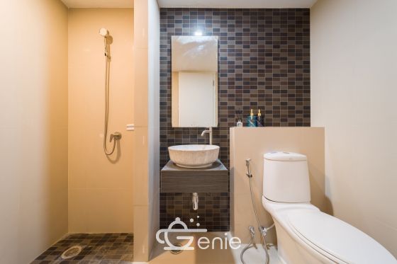 #Ratchada || Large condo! 77 sq.m. || 🛍 10 mins Central Ladprao || 🚝 5 mins MRT Ladprao || Installment only 9,xxx baht || 😋Abundant with shops and restaurants Code 3512