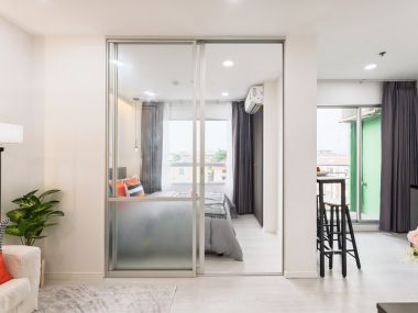 #Nawamin || ✨Luxury decorated condo || 5 minutes to 🛍️The Mall Bangkapi and 🚝MRT Bangkapi || Installments only 4,xxx baht || 😋 Surrounded by shops and restaurants || Multiple public transportation routes Code 3521