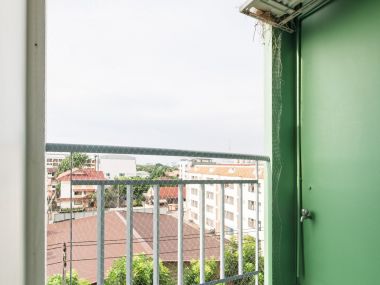 #Nawamin || ✨Luxury decorated condo || 5 minutes to 🛍️The Mall Bangkapi and 🚝MRT Bangkapi || Installments only 4,xxx baht || 😋 Surrounded by shops and restaurants || Multiple public transportation routes Code 3521