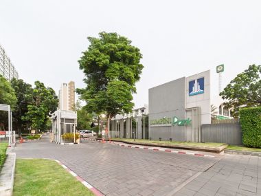 #Nawamin || ✨Luxury decorated condo || 5 minutes to 🛍️The Mall Bangkapi and 🚝MRT Bangkapi || Installments only 4,xxx baht || 😋 Surrounded by shops and restaurants || Multiple public transportation routes Code 3521