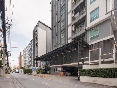 #Ladprao || 🚝 500 m. to MRT Ladprao || 🛍️ 10 min. to Central Ladprao || Installment payments only 7,xxx baht || 🤤 70 m. to Tops Daily || 😋 Plenty of shops and restaurants Code 3522