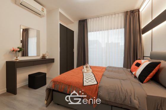 #HuaiWang || ๐ 200 m. to BTS Wongwian Yai || ๐๏ธ 5 min. to ICONSIAM || Installments from just 7,xxx baht || ๐ต Motorcycle taxi stand in front of the alley || ๐ Fully equipped with a minimart, shops, and delicious restaurants. Code 3525