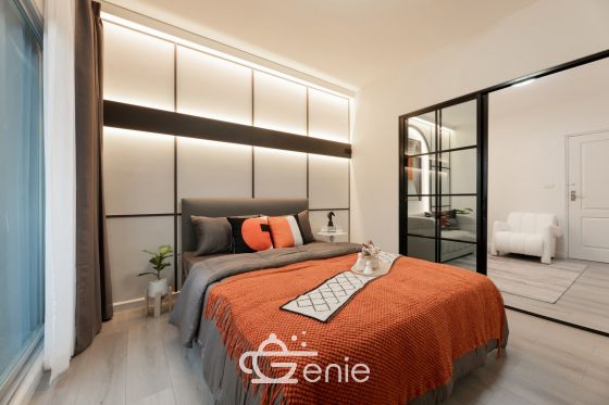#HuaiWang || ๐ 200 m. to BTS Wongwian Yai || ๐๏ธ 5 min. to ICONSIAM || Installments from just 7,xxx baht || ๐ต Motorcycle taxi stand in front of the alley || ๐ Fully equipped with a minimart, shops, and delicious restaurants. Code 3525