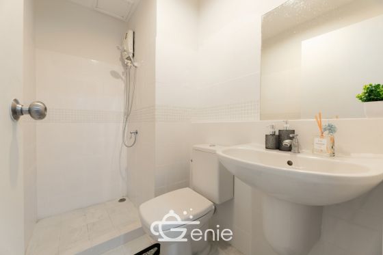 #HuaiWang || ๐ 200 m. to BTS Wongwian Yai || ๐๏ธ 5 min. to ICONSIAM || Installments from just 7,xxx baht || ๐ต Motorcycle taxi stand in front of the alley || ๐ Fully equipped with a minimart, shops, and delicious restaurants. Code 3525