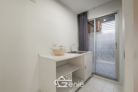 #HuaiWang || ๐ 200 m. to BTS Wongwian Yai || ๐๏ธ 5 min. to ICONSIAM || Installments from just 7,xxx baht || ๐ต Motorcycle taxi stand in front of the alley || ๐ Fully equipped with a minimart, shops, and delicious restaurants. Code 3525