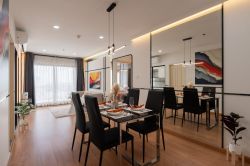 #Chaeng Watthana New condition 🤯 Large 81 sq m. 2 bedrooms 2 bathrooms | Installment only 12,xxx | Private parking 🚝 300 m. MRT Muang Thong Thani | 3 minutes Central Chaeng Watthana | 😍 Luxurious decoration | 😋 7-11 next to the project Code 3530