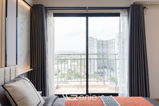 #Chaeng Watthana New condition 🤯 Large 81 sq m. 2 bedrooms 2 bathrooms | Installment only 12,xxx | Private parking 🚝 300 m. MRT Muang Thong Thani | 3 minutes Central Chaeng Watthana | 😍 Luxurious decoration | 😋 7-11 next to the project Code 3530