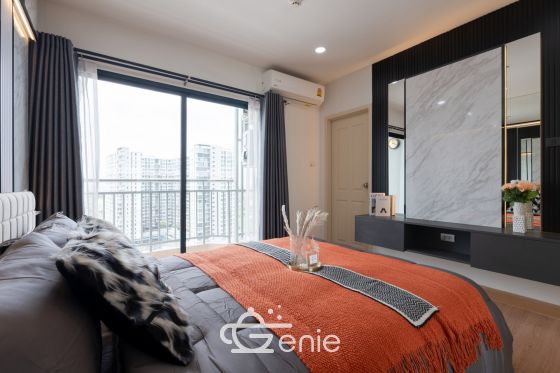 #Chaeng Watthana New condition 🤯 Large 81 sq m. 2 bedrooms 2 bathrooms | Installment only 12,xxx | Private parking 🚝 300 m. MRT Muang Thong Thani | 3 minutes Central Chaeng Watthana | 😍 Luxurious decoration | 😋 7-11 next to the project Code 3530