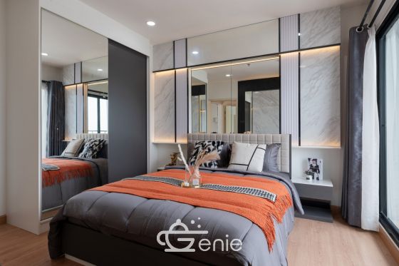 #Chaeng Watthana New condition 🤯 Large 81 sq m. 2 bedrooms 2 bathrooms | Installment only 12,xxx | Private parking 🚝 300 m. MRT Muang Thong Thani | 3 minutes Central Chaeng Watthana | 😍 Luxurious decoration | 😋 7-11 next to the project Code 3530