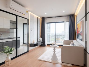 #Chaeng Watthana New condition 🤯 Large 81 sq m. 2 bedrooms 2 bathrooms | Installment only 12,xxx | Private parking 🚝 300 m. MRT Muang Thong Thani | 3 minutes Central Chaeng Watthana | 😍 Luxurious decoration | 😋 7-11 next to the project Code 3530