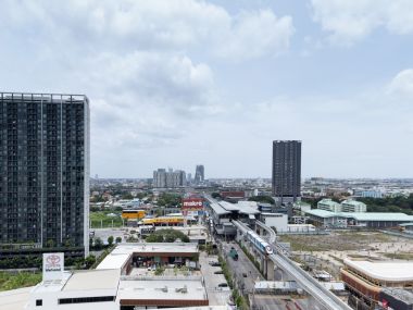 #Chaeng Watthana New condition 🤯 Large 81 sq m. 2 bedrooms 2 bathrooms | Installment only 12,xxx | Private parking 🚝 300 m. MRT Muang Thong Thani | 3 minutes Central Chaeng Watthana | 😍 Luxurious decoration | 😋 7-11 next to the project Code 3530