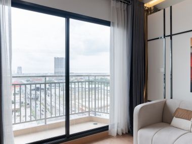 #Chaeng Watthana New condition 🤯 Large 81 sq m. 2 bedrooms 2 bathrooms | Installment only 12,xxx | Private parking 🚝 300 m. MRT Muang Thong Thani | 3 minutes Central Chaeng Watthana | 😍 Luxurious decoration | 😋 7-11 next to the project Code 3530