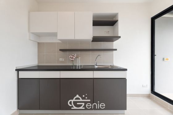 #Chaeng Watthana New condition 🤯 Large 81 sq m. 2 bedrooms 2 bathrooms | Installment only 12,xxx | Private parking 🚝 300 m. MRT Muang Thong Thani | 3 minutes Central Chaeng Watthana | 😍 Luxurious decoration | 😋 7-11 next to the project Code 3530