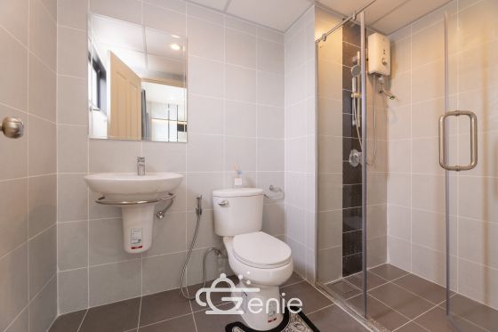 #Chaeng Watthana New condition 🤯 Large 81 sq m. 2 bedrooms 2 bathrooms | Installment only 12,xxx | Private parking 🚝 300 m. MRT Muang Thong Thani | 3 minutes Central Chaeng Watthana | 😍 Luxurious decoration | 😋 7-11 next to the project Code 3530