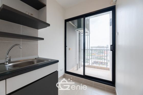 #Chaeng Watthana New condition 🤯 Large 81 sq m. 2 bedrooms 2 bathrooms | Installment only 12,xxx | Private parking 🚝 300 m. MRT Muang Thong Thani | 3 minutes Central Chaeng Watthana | 😍 Luxurious decoration | 😋 7-11 next to the project Code 3530