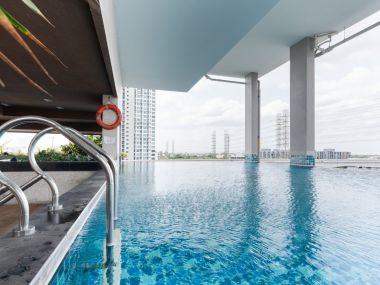 #Chaeng Watthana New condition 🤯 Large 81 sq m. 2 bedrooms 2 bathrooms | Installment only 12,xxx | Private parking 🚝 300 m. MRT Muang Thong Thani | 3 minutes Central Chaeng Watthana | 😍 Luxurious decoration | 😋 7-11 next to the project Code 3530
